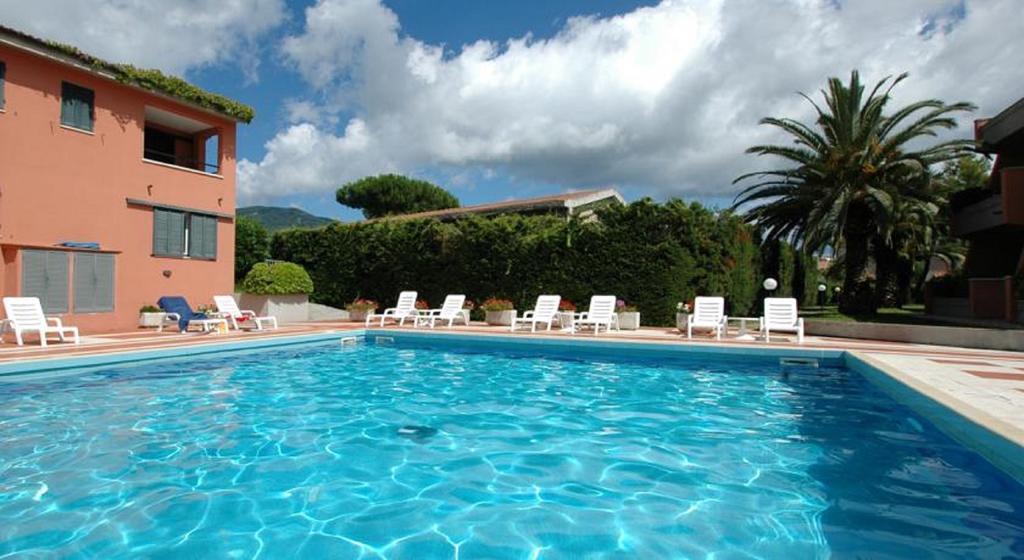 Appartamenti Maricampo By Helloelba Marina di Campo Extérieur photo