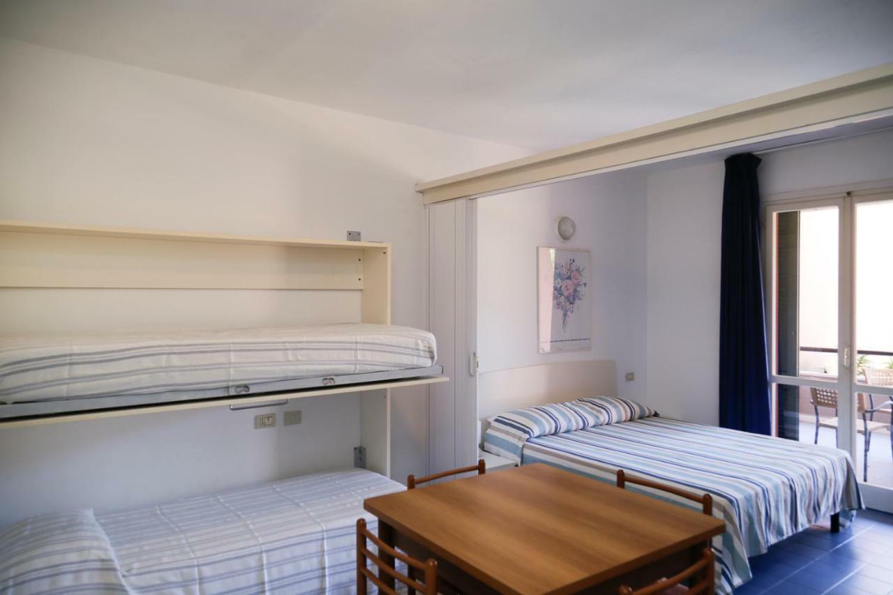 Appartamenti Maricampo By Helloelba Marina di Campo Extérieur photo